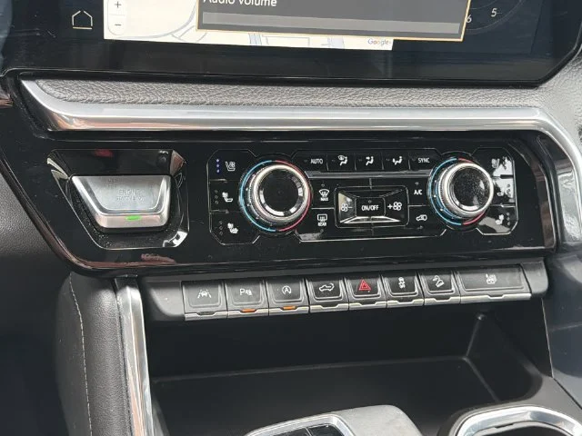 Used 2023  GMC Denali image 22