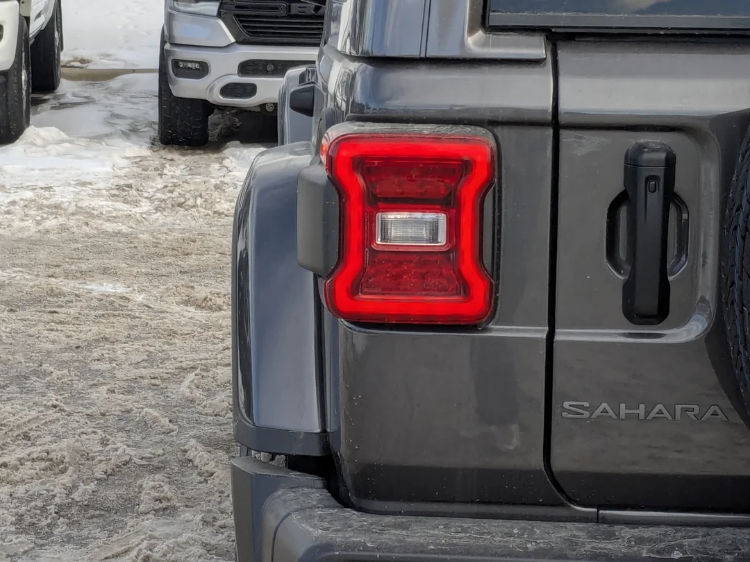 New 2026 Grey Jeep Sahara - - 4x4 - McKinley Leather - Body-Color Top - Alpine Audio - Remote Start & More! image 11