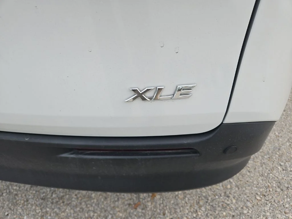 Used 2025 Beige Toyota XLE image 8