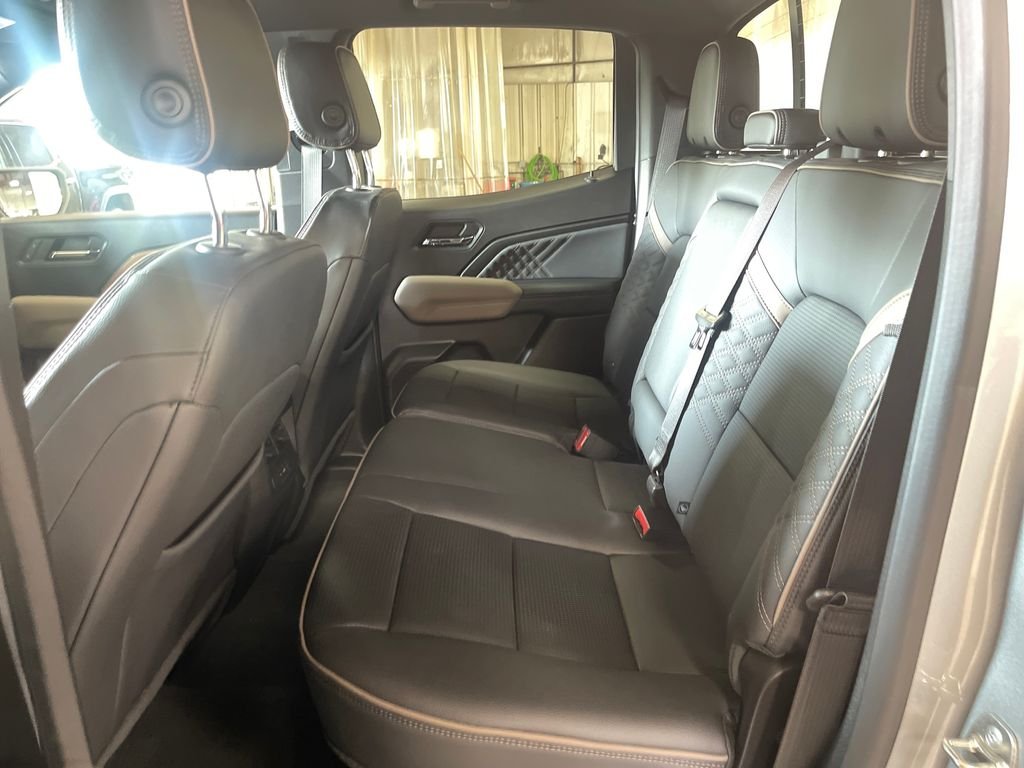 Used 2024 Silver GMC Denali image 26