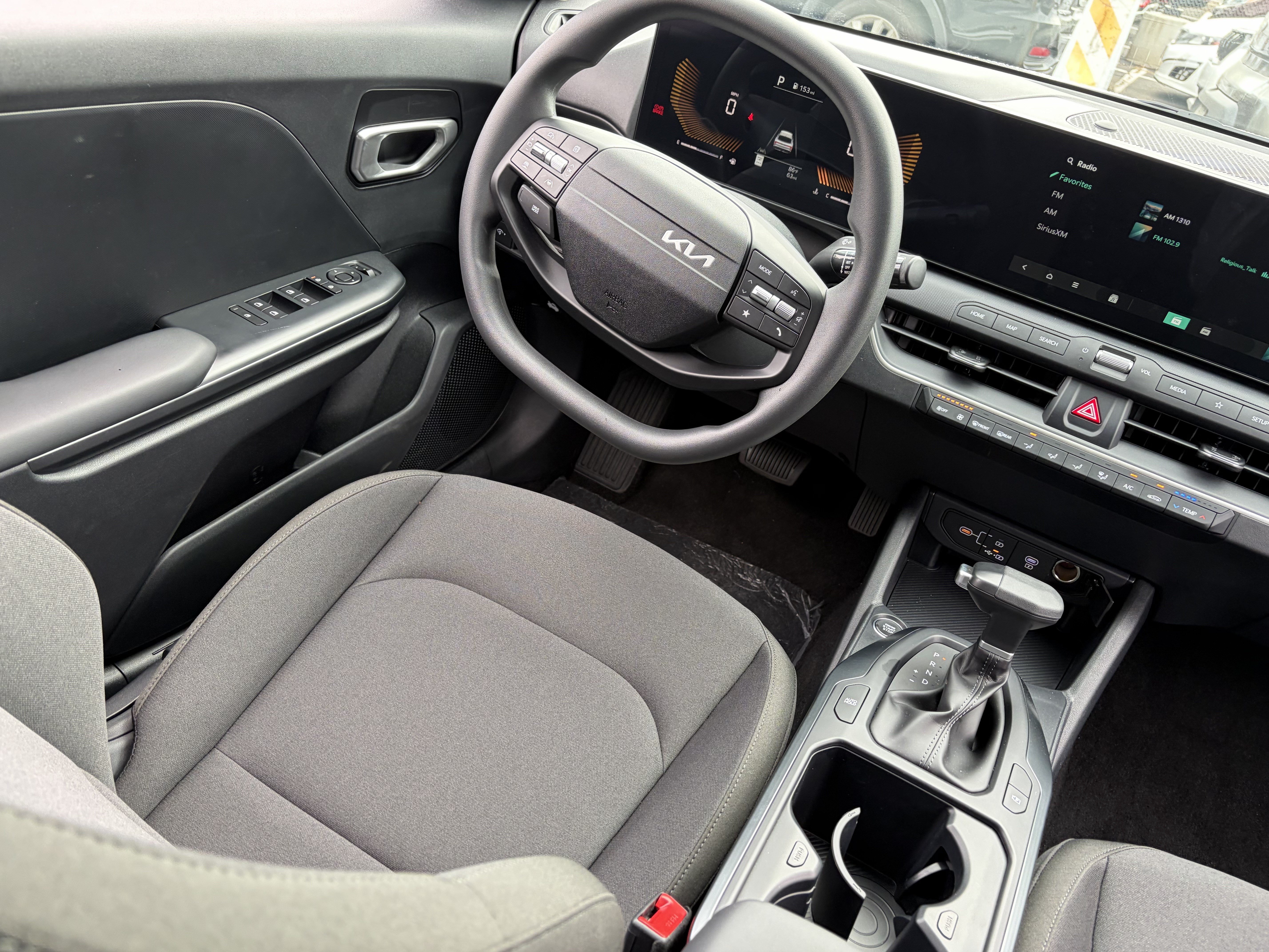 New 2026 Snow White Pearl Kia LXS image 12
