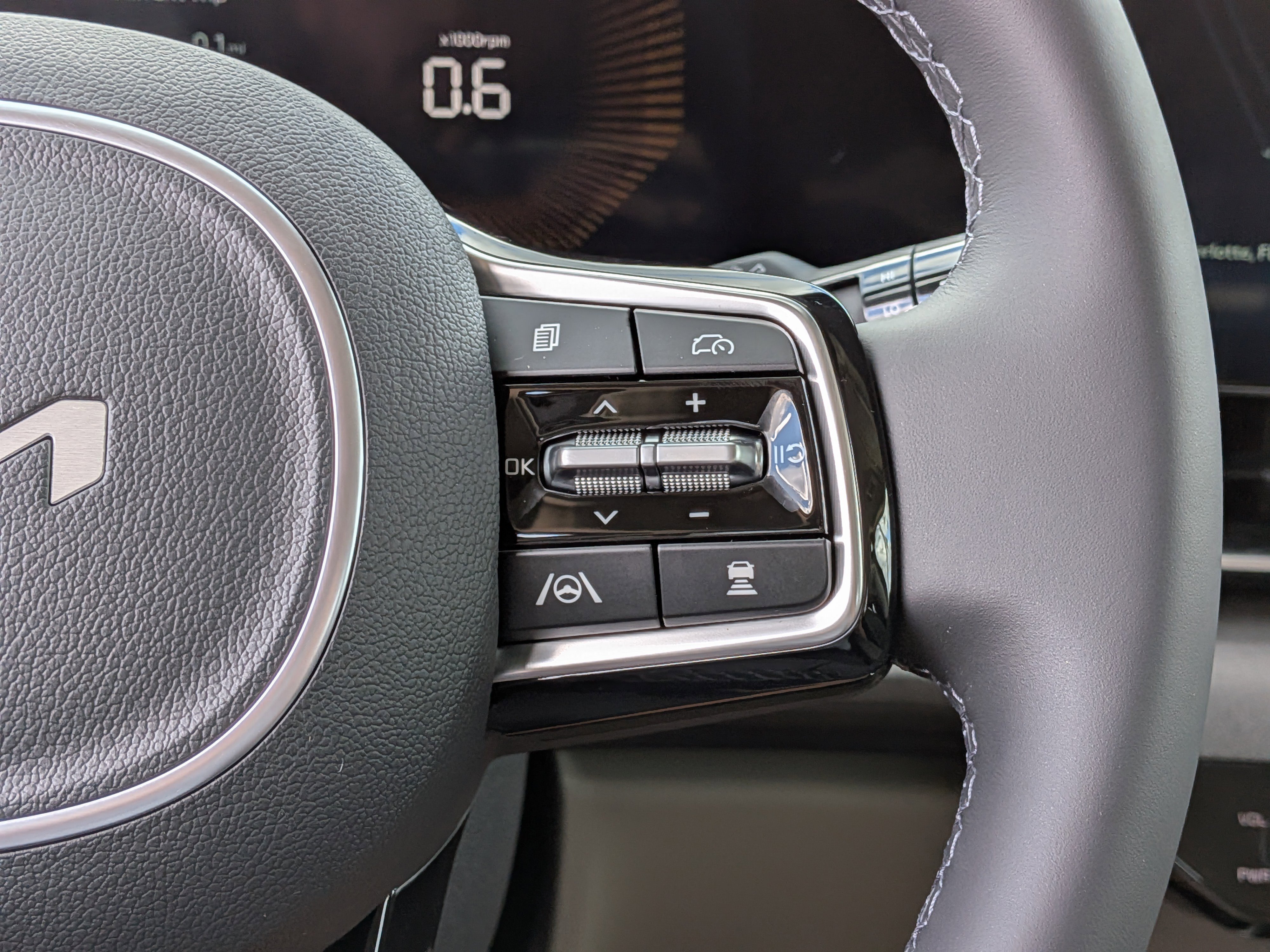 New 2026 Ivory Silver Kia EX image 31