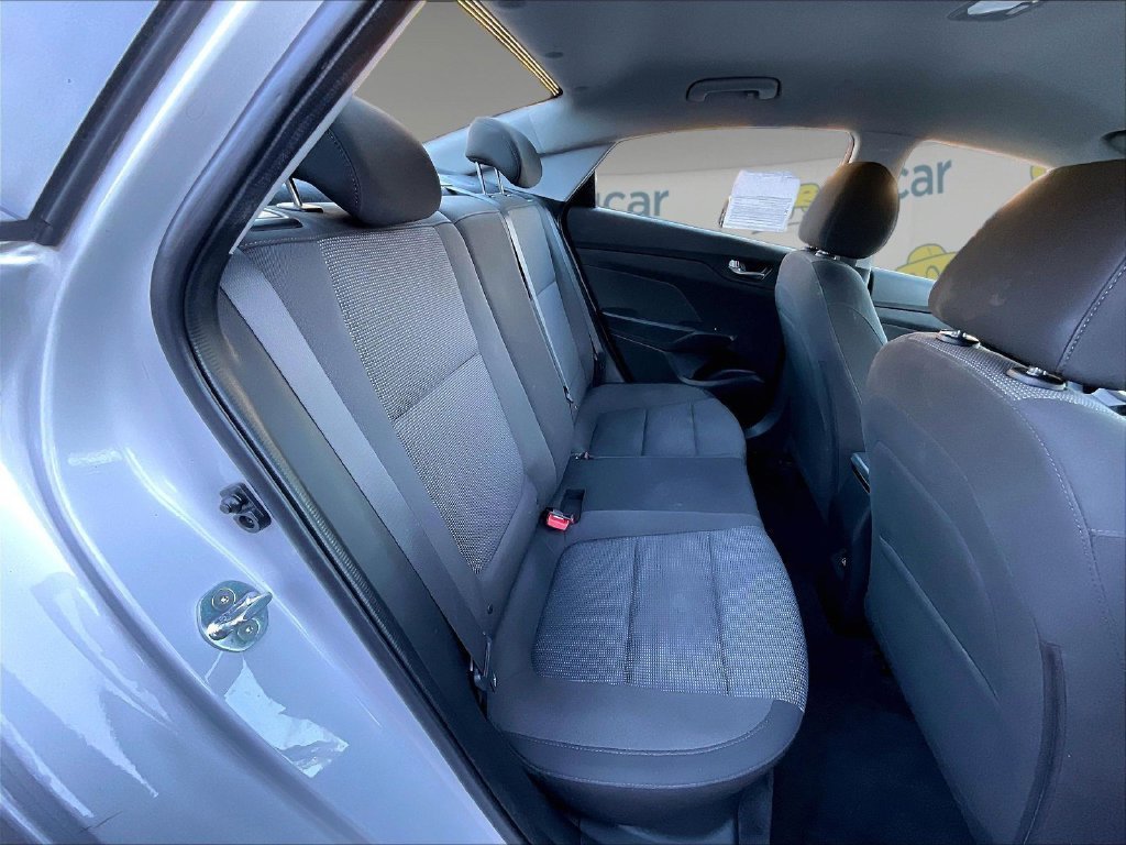 Used 2022 Silver Hyundai SEL image 19