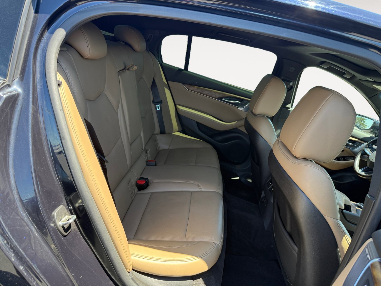 Used 2020 Dark Moon Metallic Cadillac Premium Luxury image 18