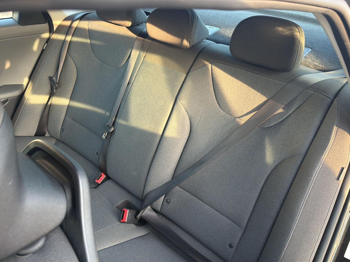 2025 Kia K4 LXS - Photo 29