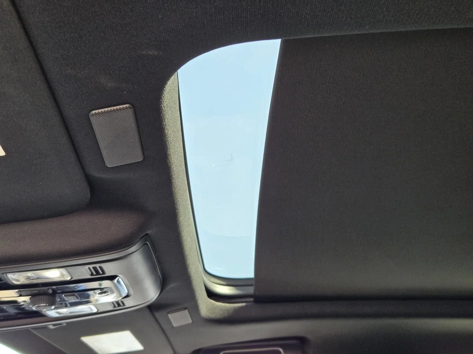 2026 GMC Yukon XL Denali - Photo 10
