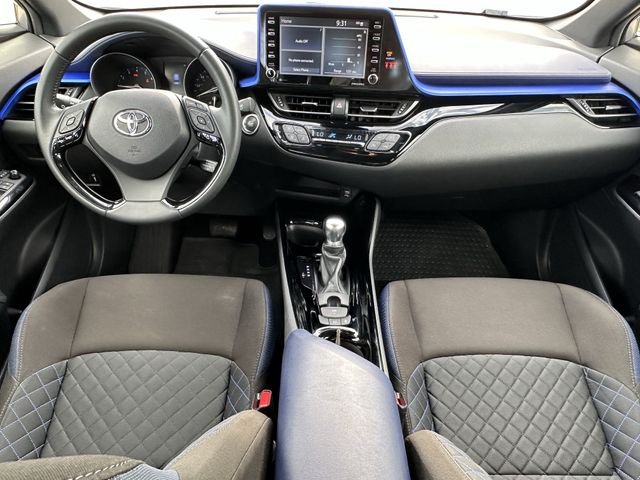 Used 2020 Silver Toyota XLE image 9