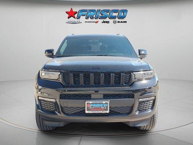 New 2025 Diamond Black Crystal Pearl-Coat Exterior Paint Jeep Limited image 2