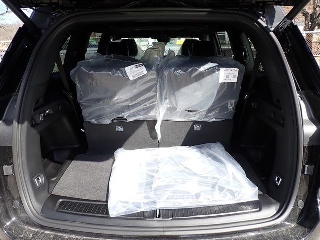 New 2026 Diamond Black Crystal Pearl-Coat Exterior Paint Jeep Altitude image 6