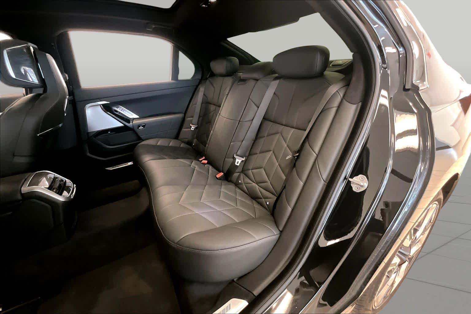 Used 2023 Black Sapphire Metallic BMW 760i xDrive image 18