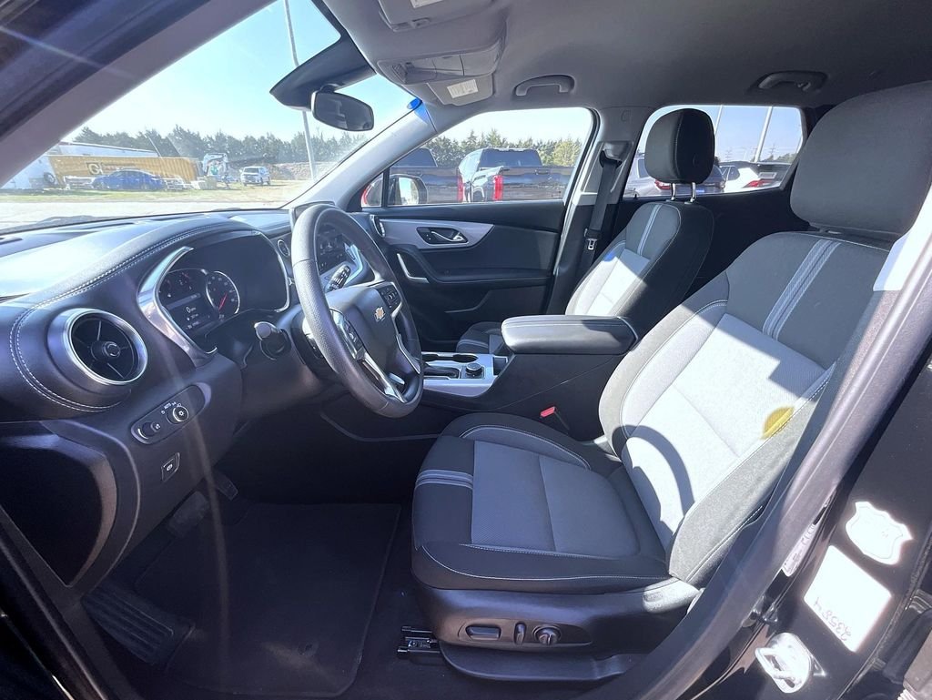 Used 2025 Black Chevrolet LT image 10
