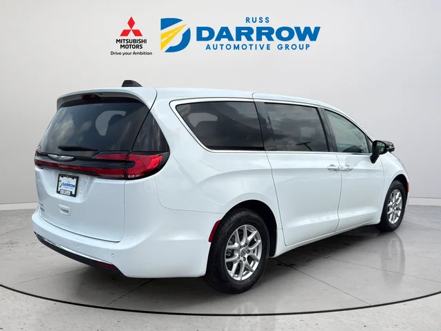 Used 2024 White Chrysler Touring L image 5
