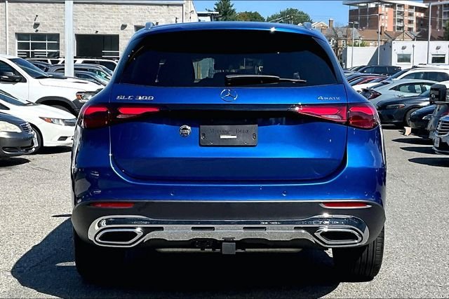Used 2026 Blue Mercedes-Benz GLC 300 image 3