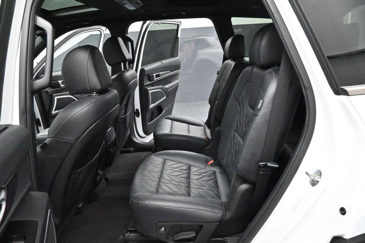 Used 2023 Glacial White Pearl Kia SX X-Line image 33