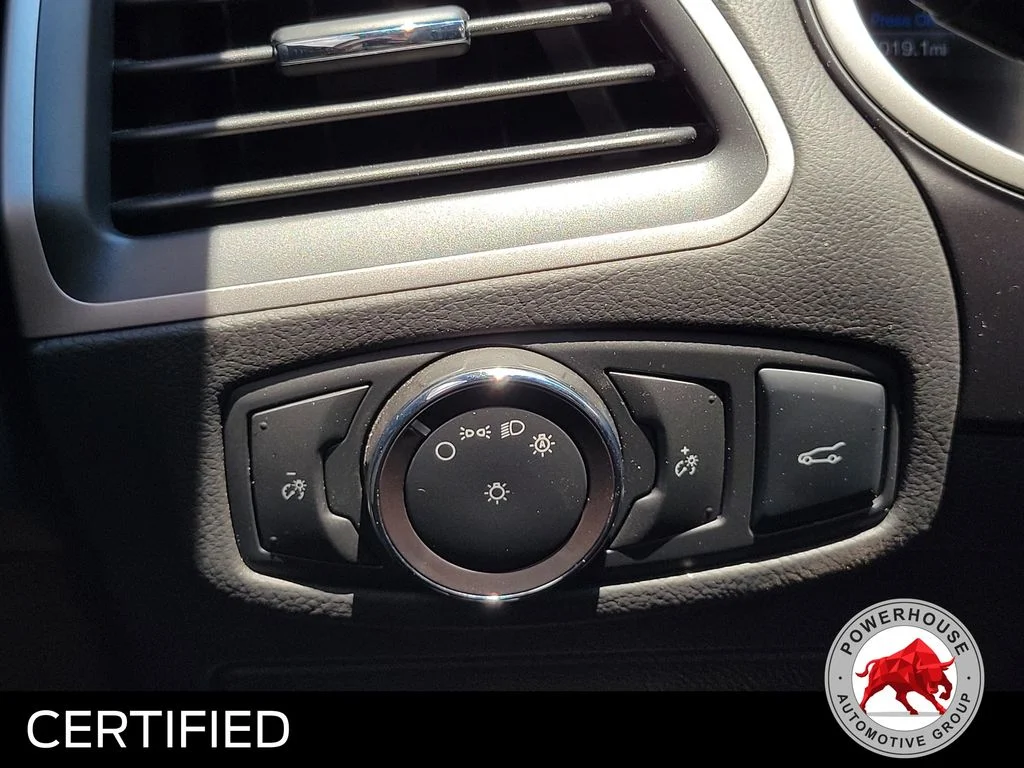 Used 2018 Red Ford SEL image 29