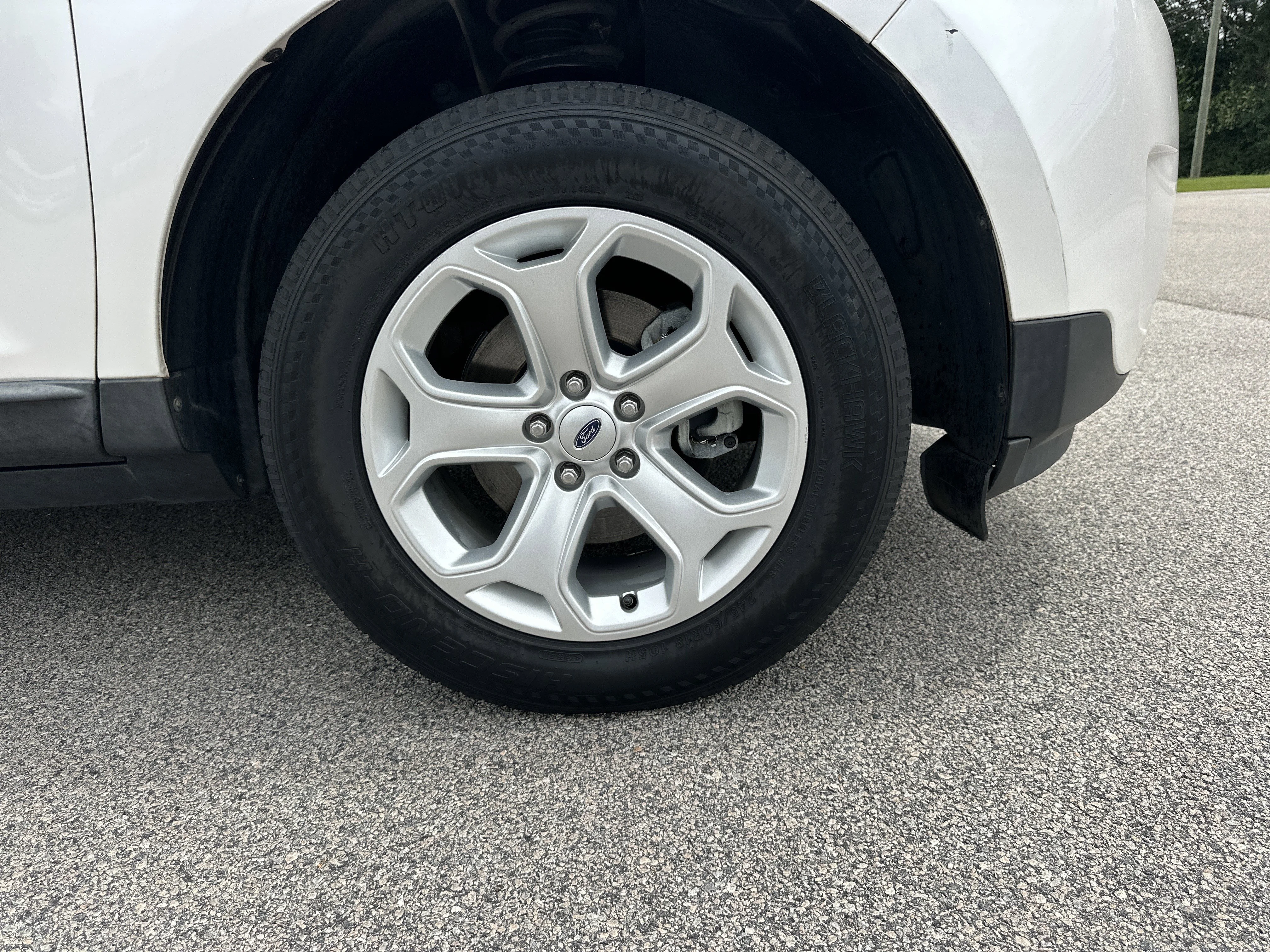 Used 2011 White Platinum Metallic Tri-Coat Ford SEL image 12