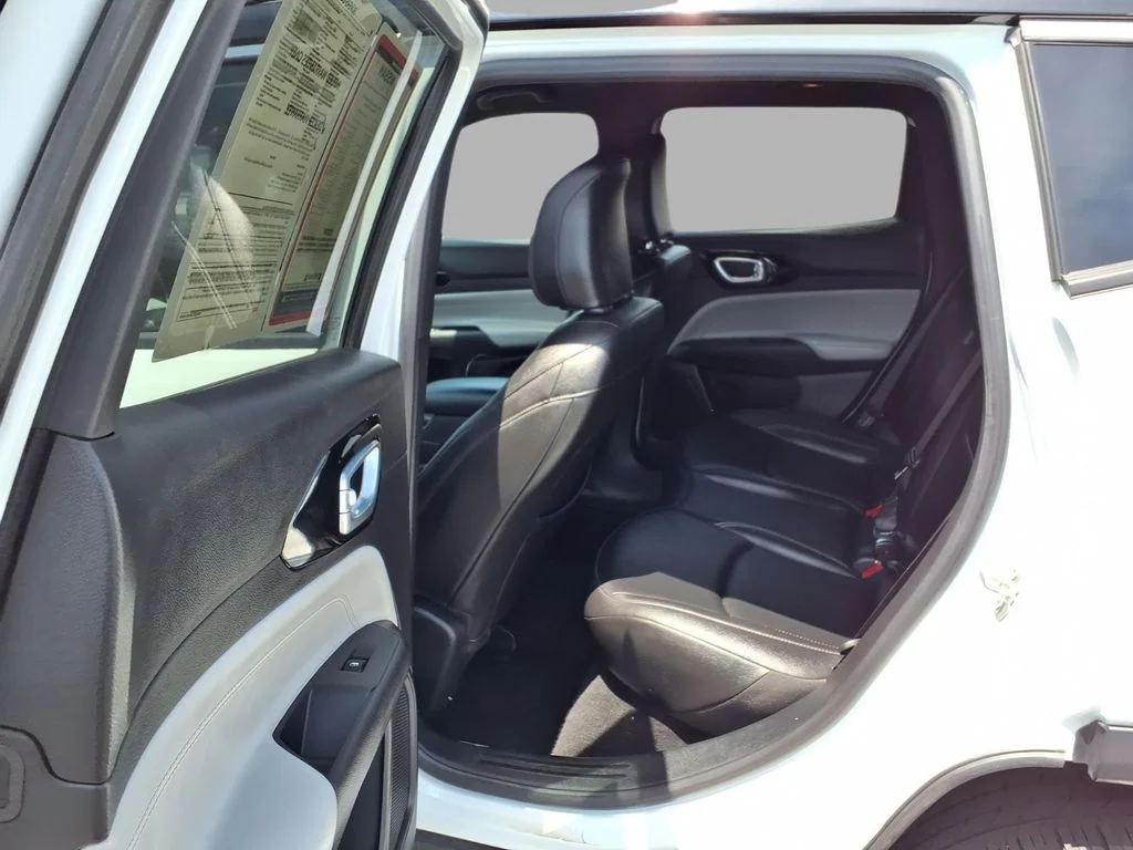 2025 Jeep Compass Limited - Photo 25