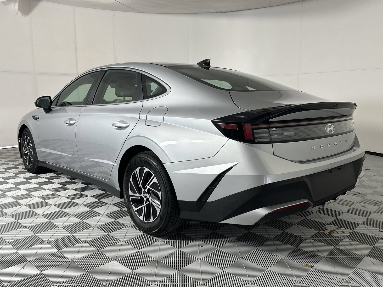 Used 2026 Silver Hyundai Blue image 6