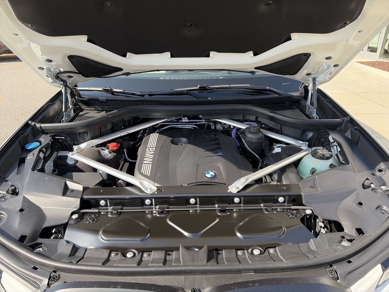 New 2027 Alpine White BMW xDrive40i image 39