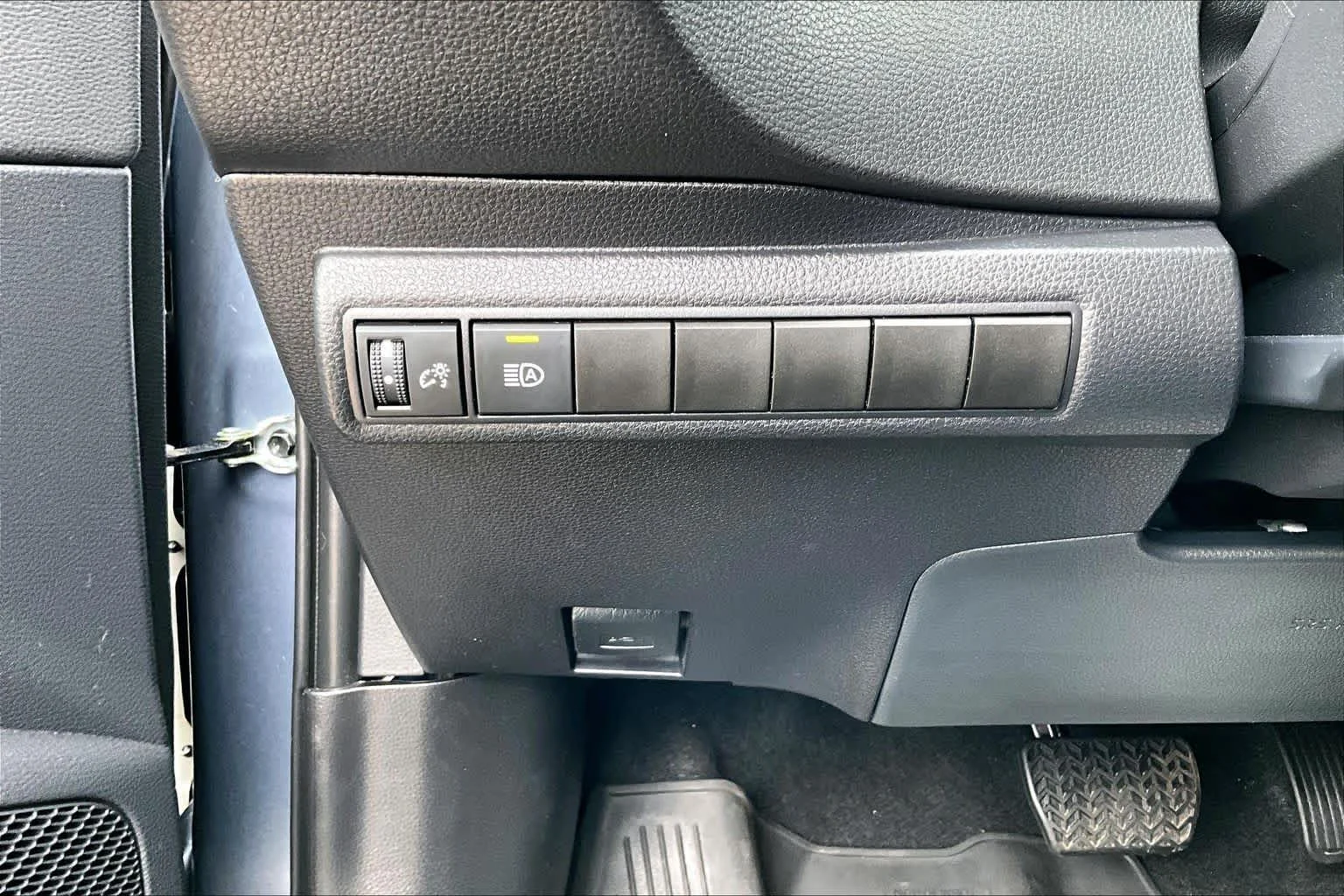 Used 2025 Celestite Toyota SE image 33