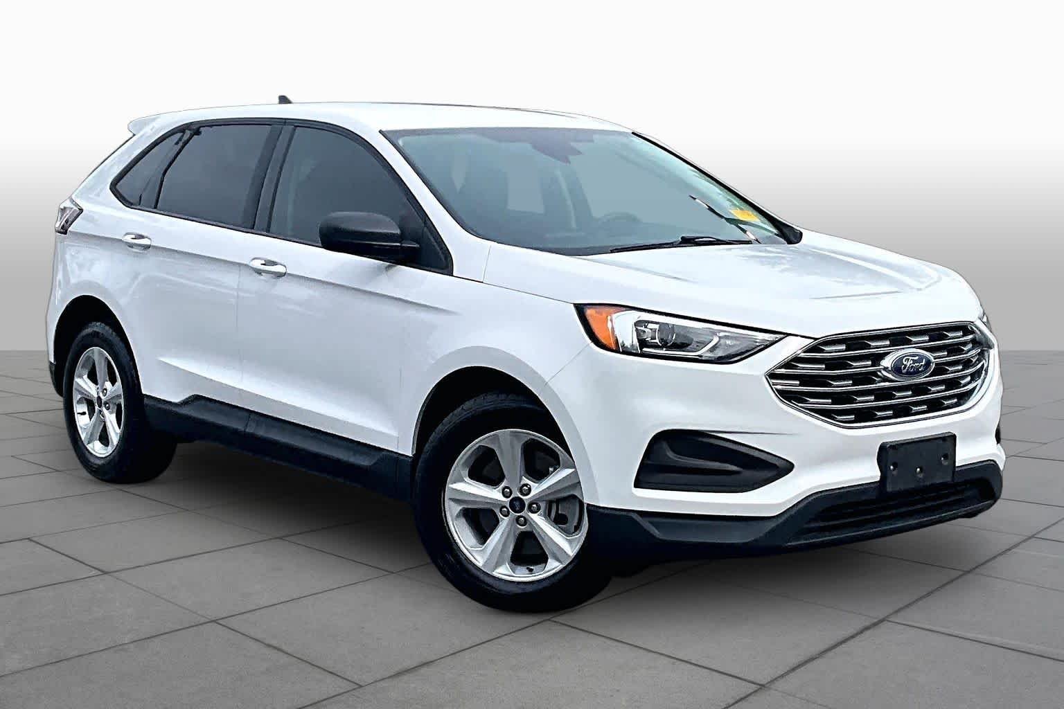 Used 2021 Oxford White Ford SE image 3