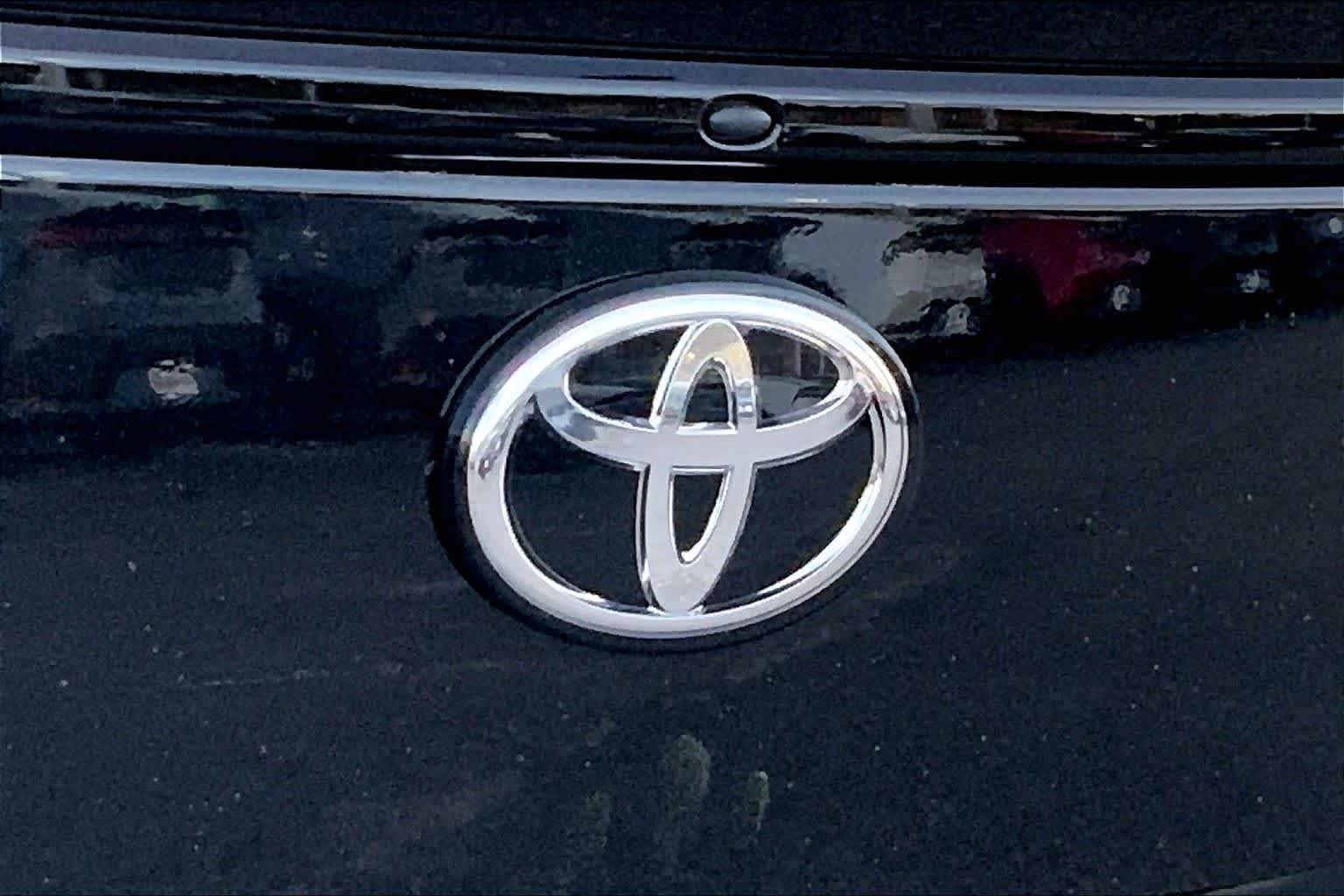 Used 2024 Raven Toyota  image 47