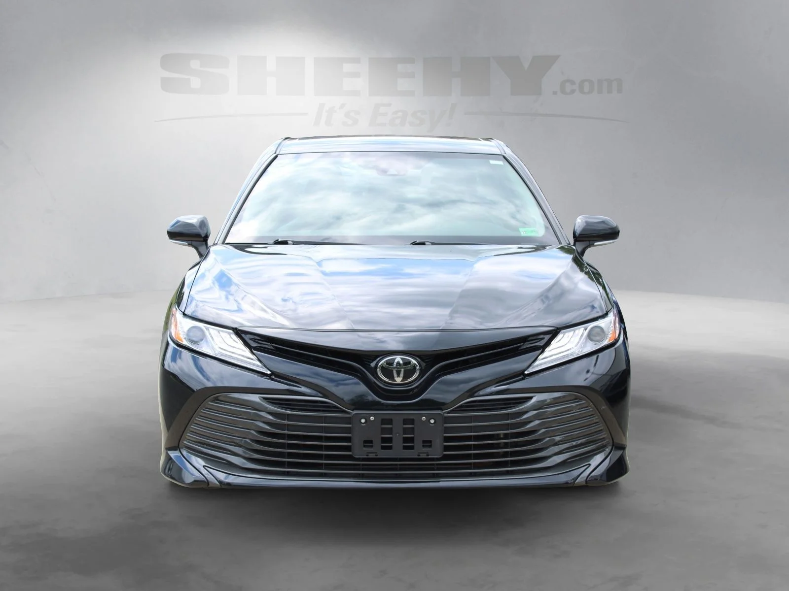 Used 2020 Black Toyota XLE image 3