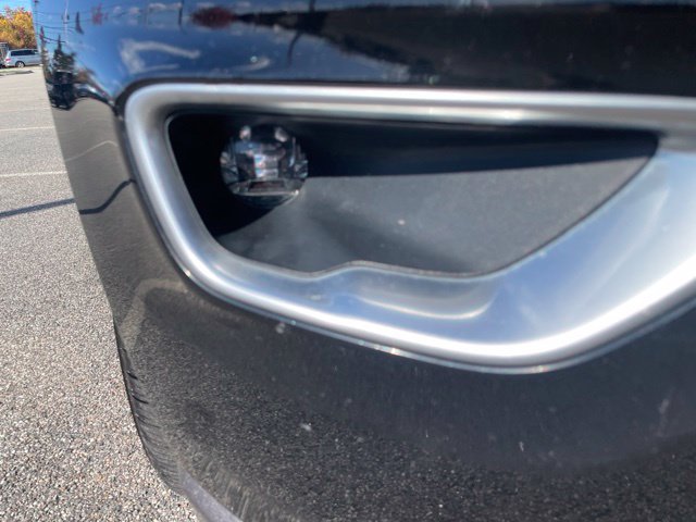 Used 2018 Diamond Black Jeep Limited image 10