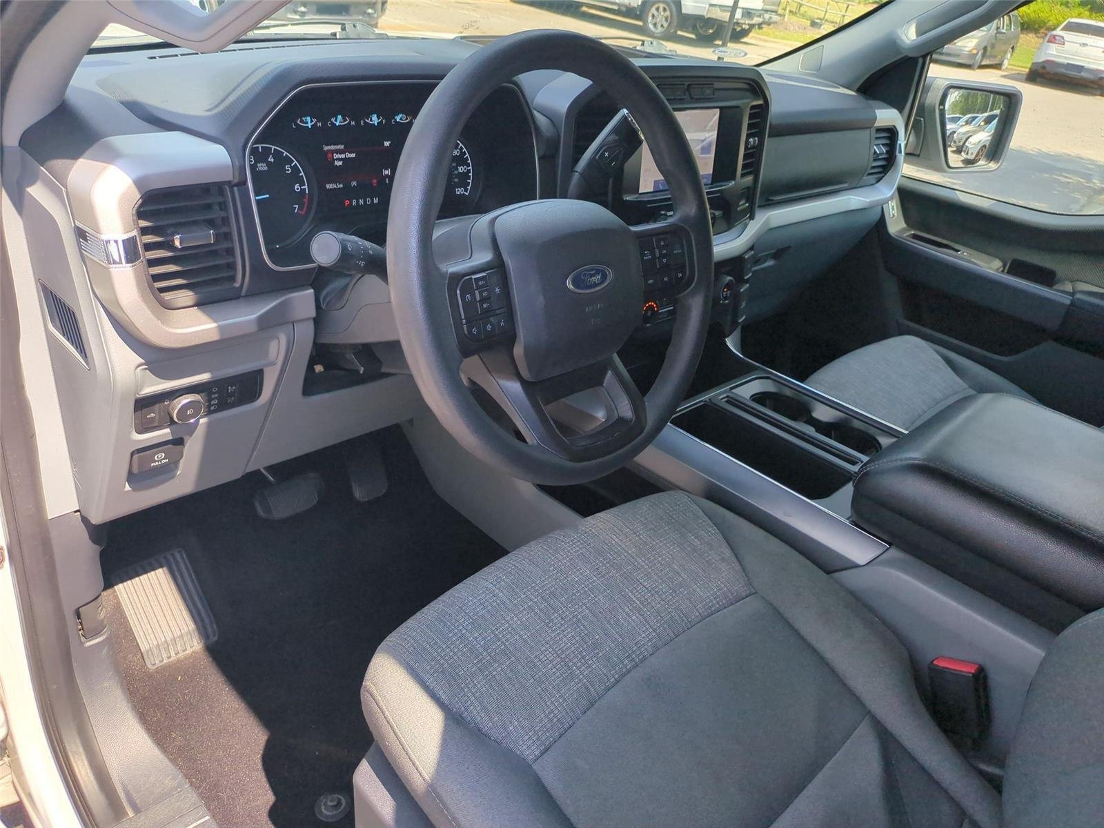 Used 2022 Oxford White Ford XLT image 19