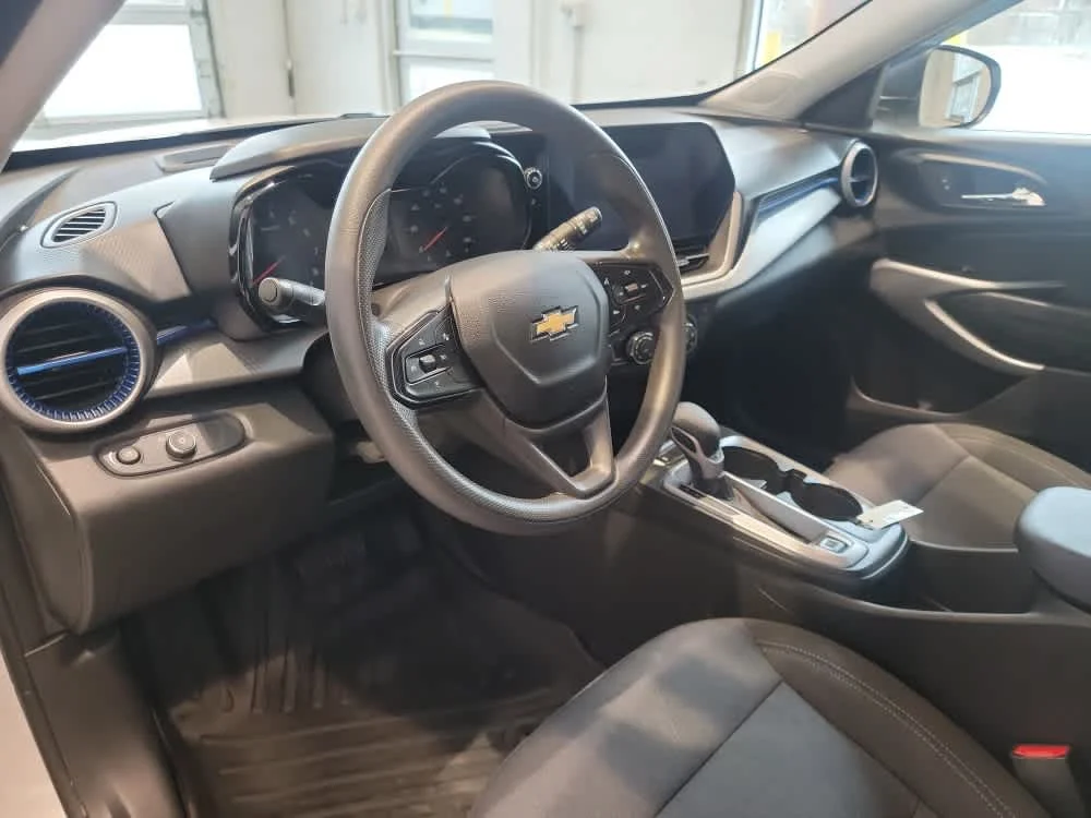 2024 Chevrolet Trax LS - Photo 10