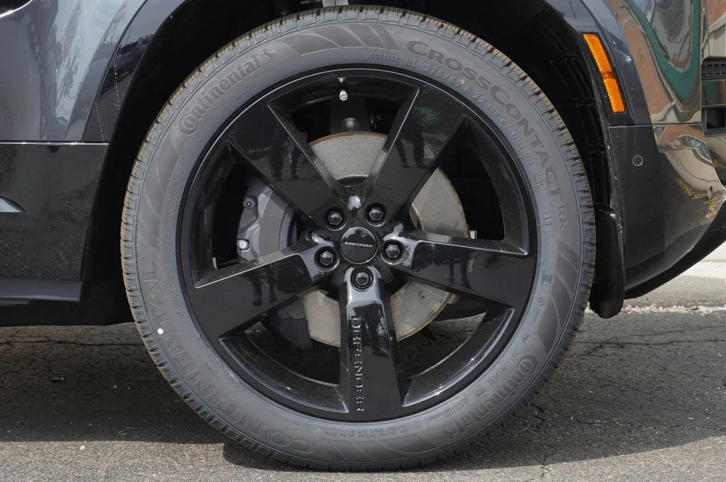 New 2026 Carpathian Grey Land Rover X-Dynamic SE image 9