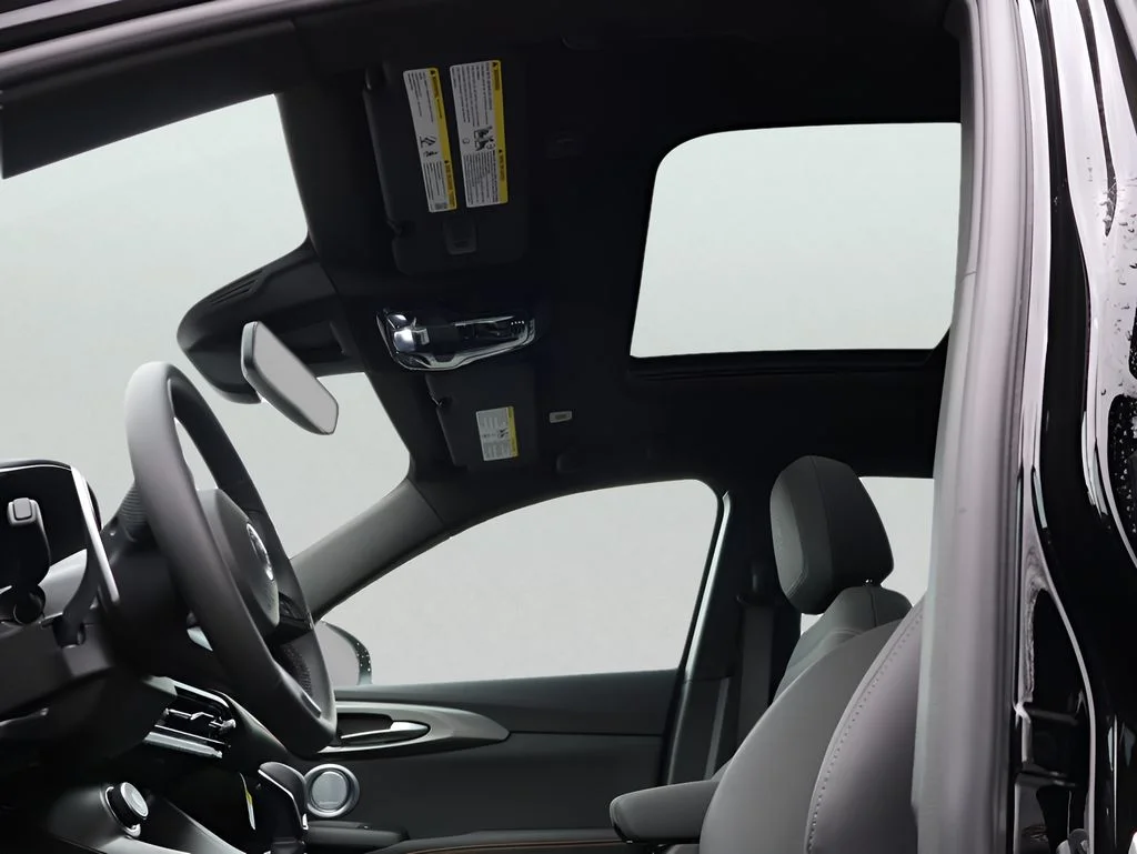 New 2025 Alfa Black Alfa Romeo Base image 40