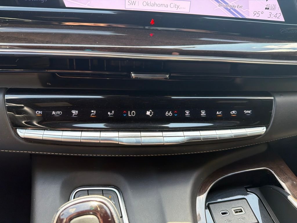 Used 2023 White Cadillac Sport Platinum image 11