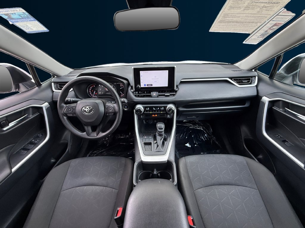 Used 2025 White Toyota XLE image 3