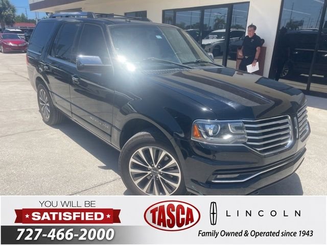 Used 2017 Black Lincoln Select image 3