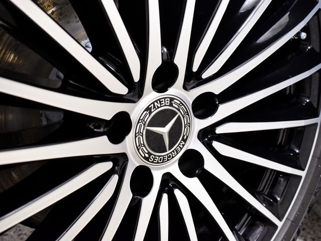New 2027 Polar White Mercedes-Benz GLC 300 image 16