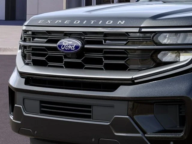 Used 2027 Agate Black Metallic Ford Platinum image 17