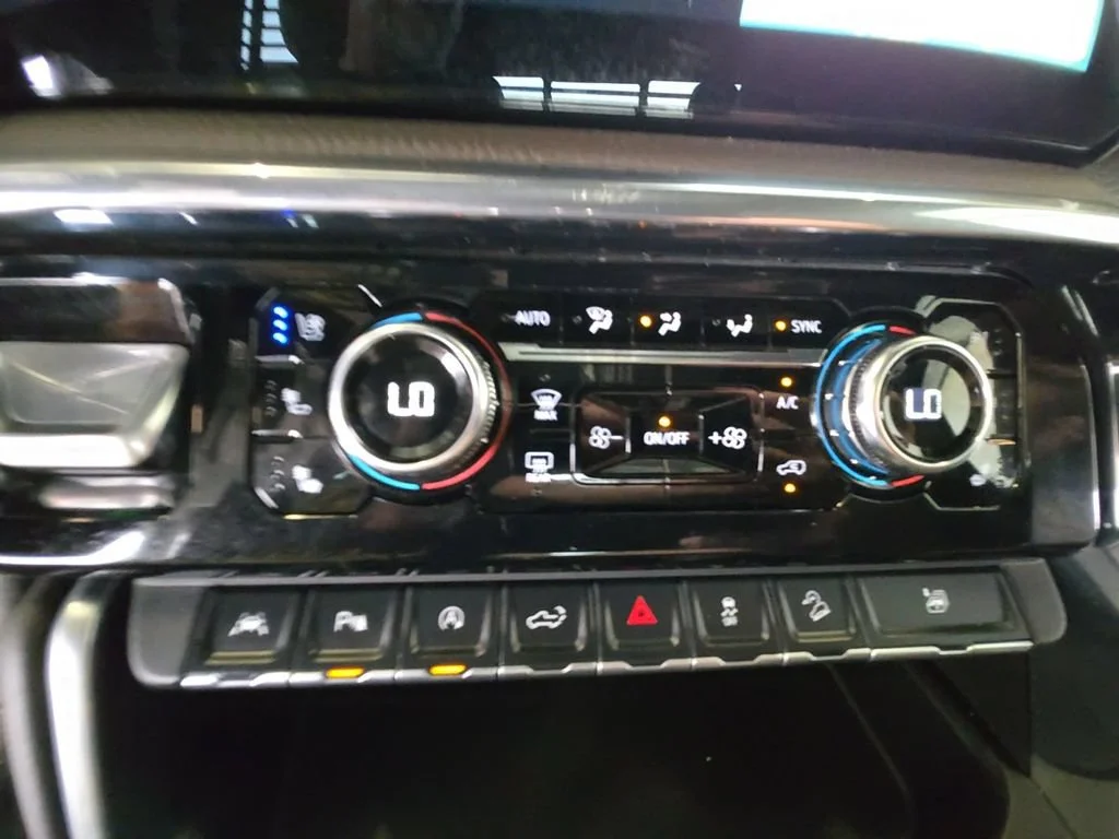 Used 2024 Downpour Metallic GMC Denali image 17