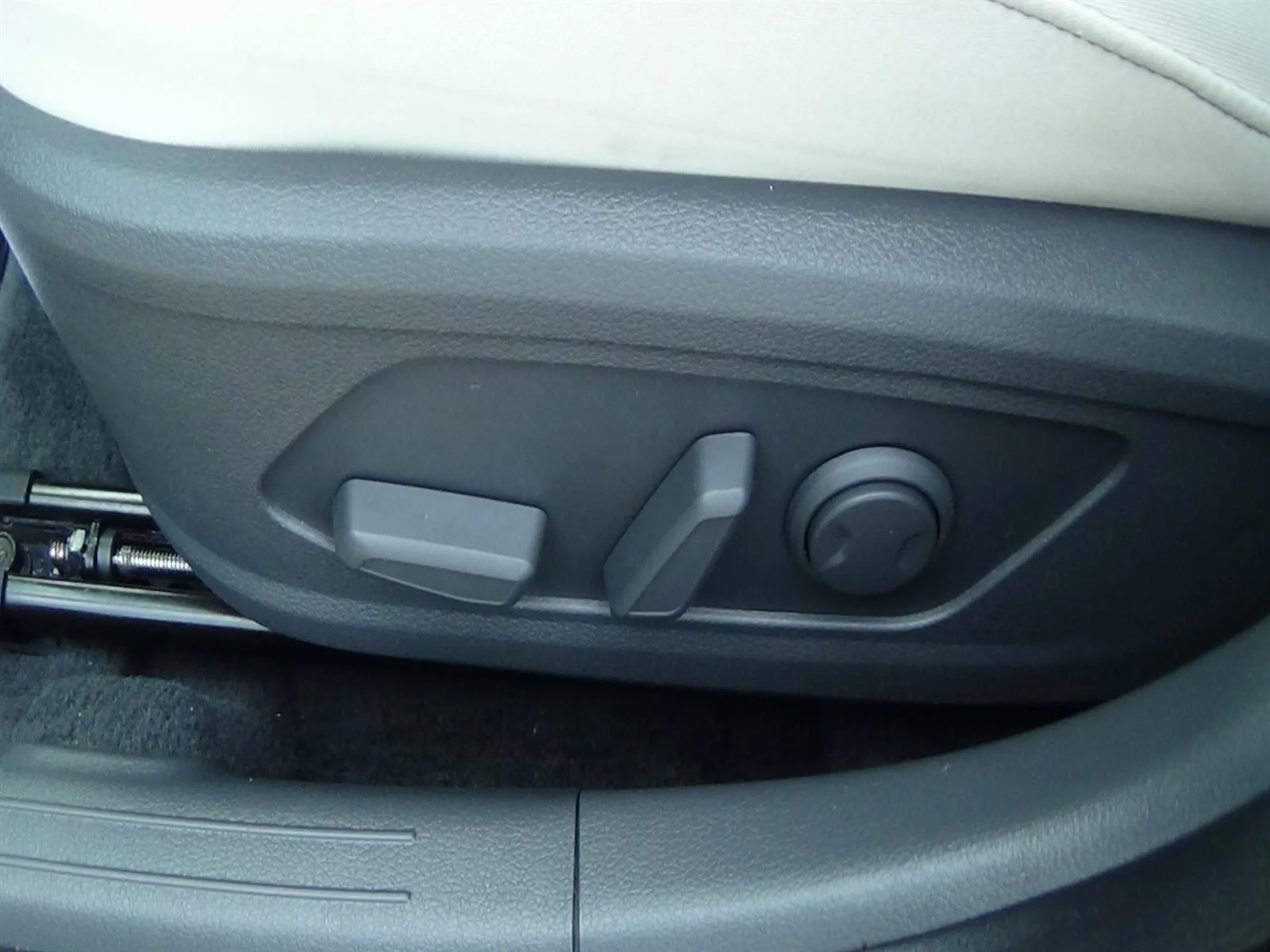 Used 2025 Portofino Gray Metallic (t2g) Hyundai SEL image 15