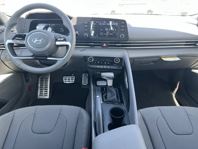 Used 2026 White Hyundai SEL Sport image 10