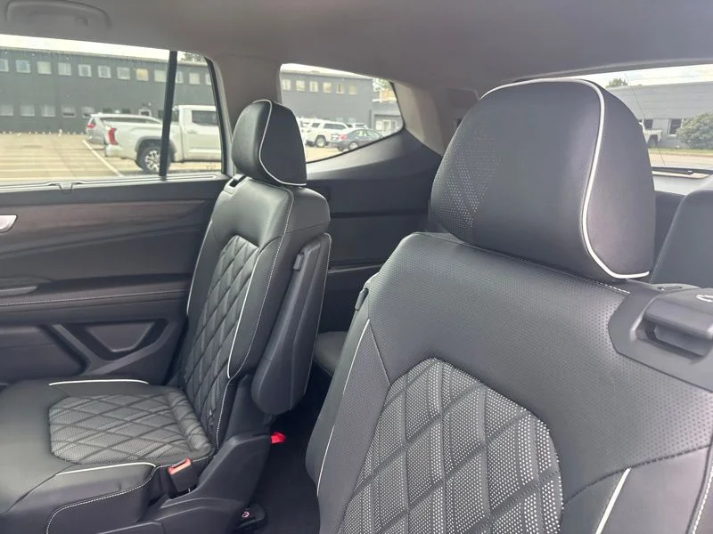 New 2026 White/off-white Volkswagen 2.0T SEL Premium R-Line image 19