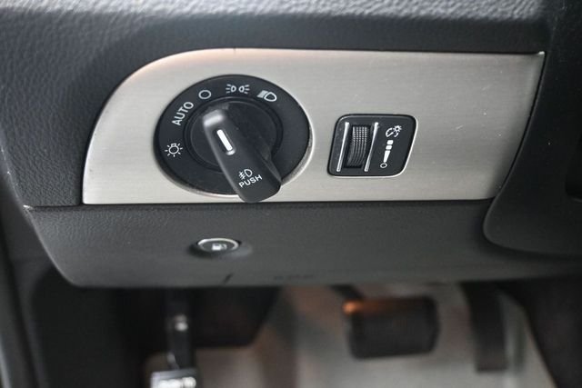 Used 2017 Gray Dodge SXT image 21
