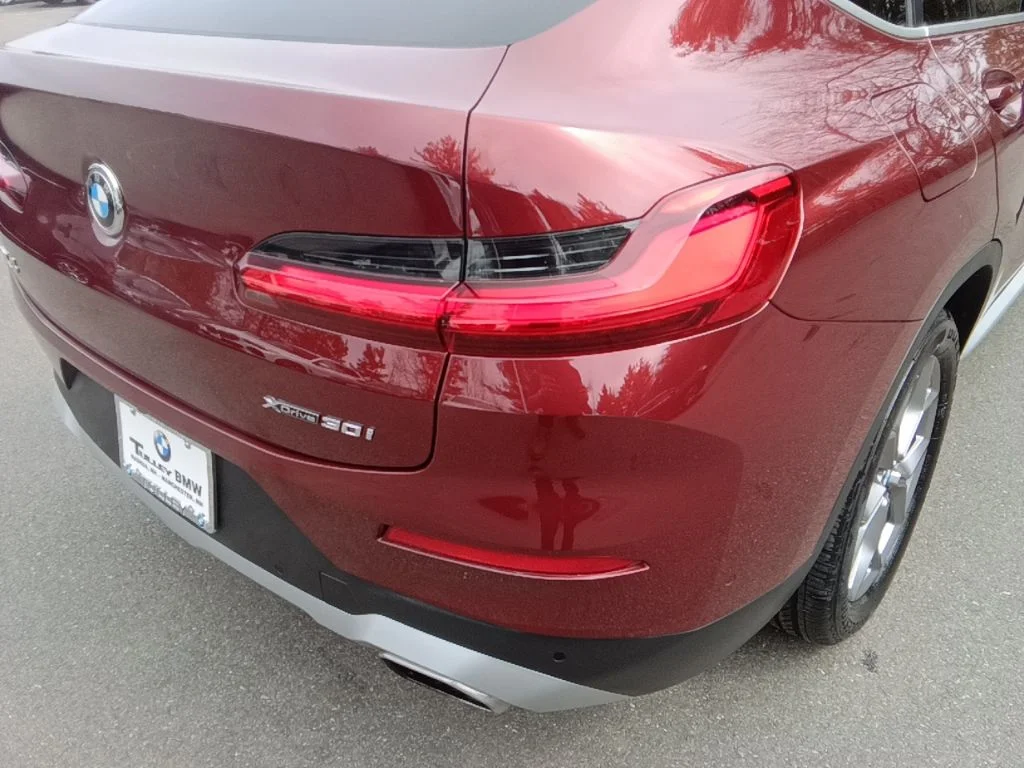 Certified Used 2025 Aventurin Red Metallic BMW xDrive30i image 29