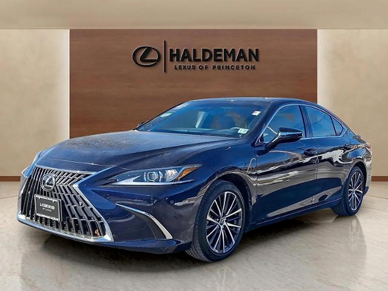 Certified Used 2022 Nightfall Mica Lexus  image 3