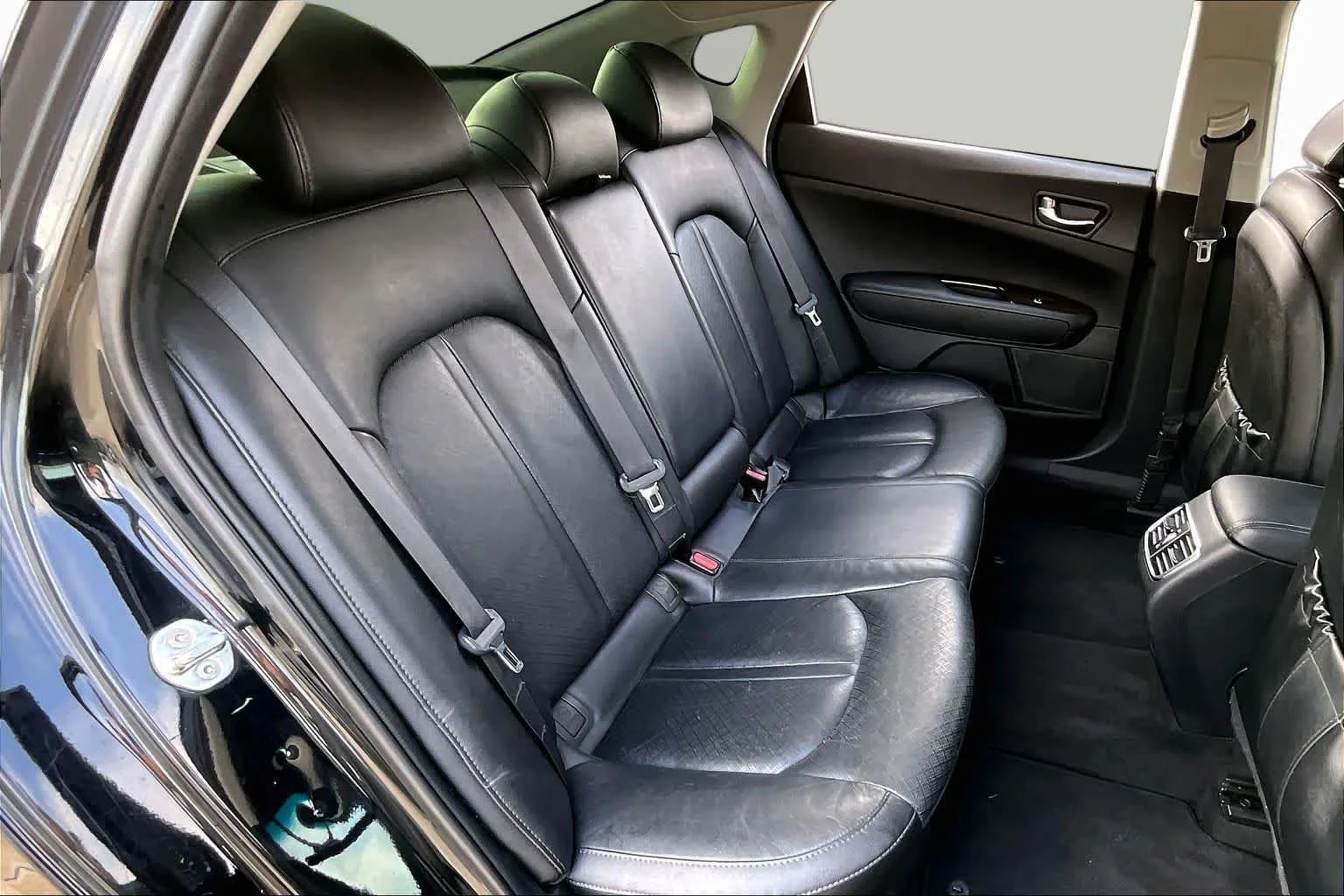 Used 2018 Ebony Black Kia EX image 17