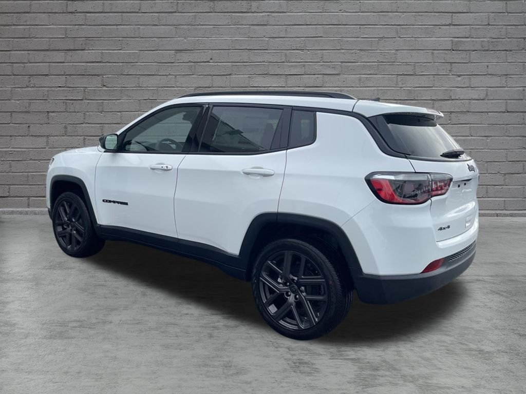 New 2026 Bright White Clear-Coat Exterior Paint Jeep Latitude image 6
