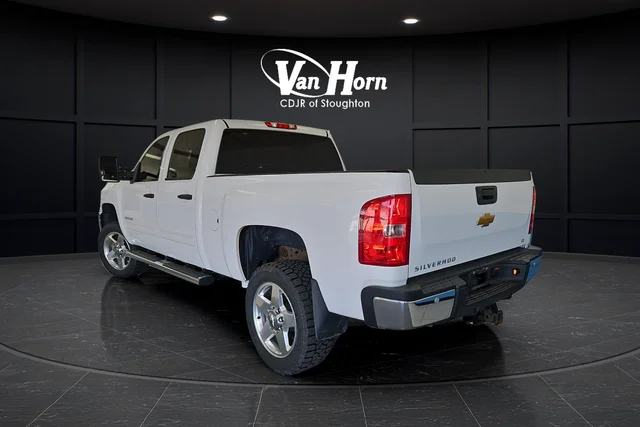 Used 2014 Summit White Chevrolet LT image 5