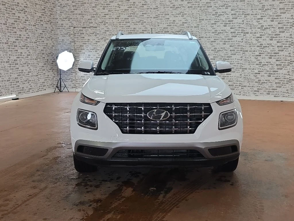 Used 2026 Lunar White Hyundai SEL image 2