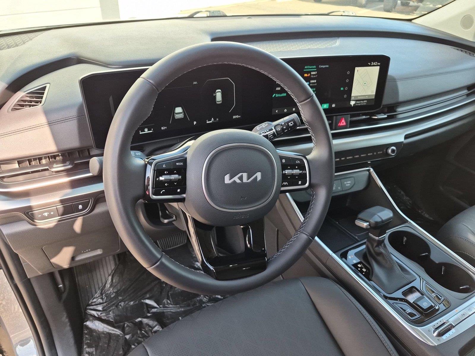 Used 2026 Ceramic Silver Kia SX image 19