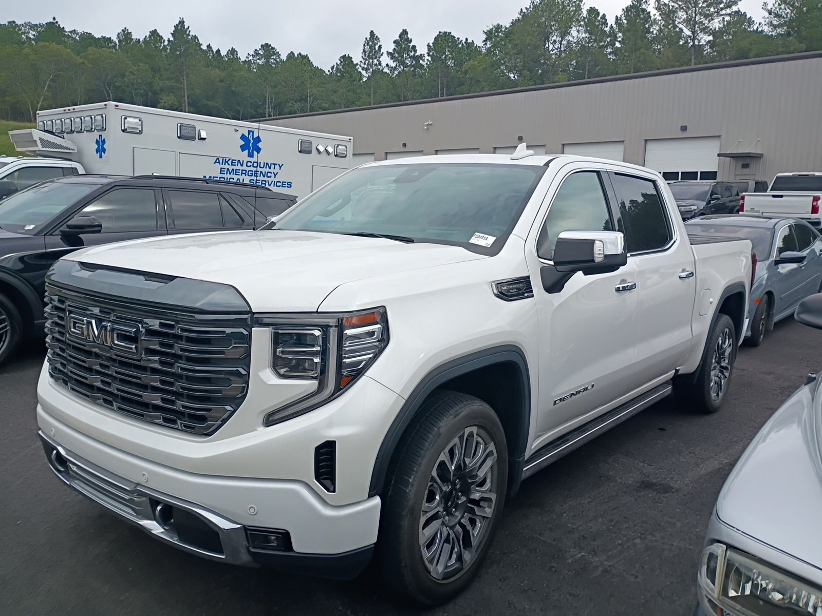 Used 2024 White GMC Denali Ultimate image 14